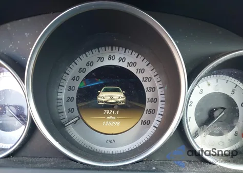 2012 Mercedes-Benz C 250 z USA, uszkodzony, nr VIN WDDGJ4HB7CF883045